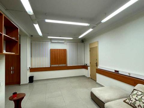 комерційна за адресою Базарна вул., 89