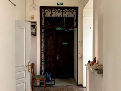 комерційна за адресою Садова вул., 9