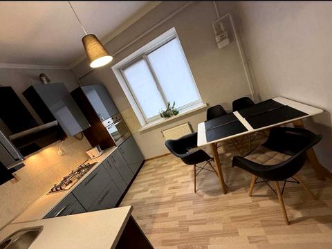 квартира по адресу Академика Амосова ул., 6