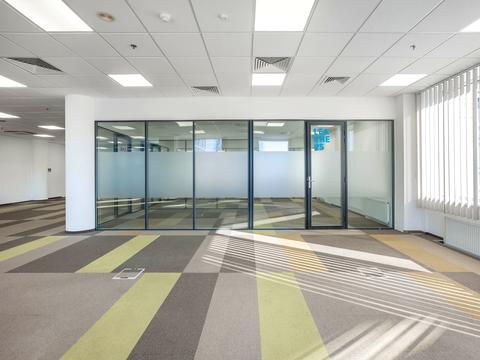 комерційна за адресою Жилянська вул., 75