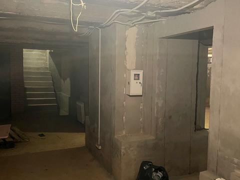 коммерческая по адресу Крещатик ул., 8