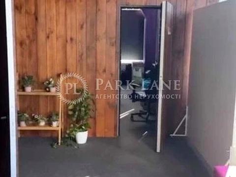 комерційна за адресою Верхній Вал вул., 2