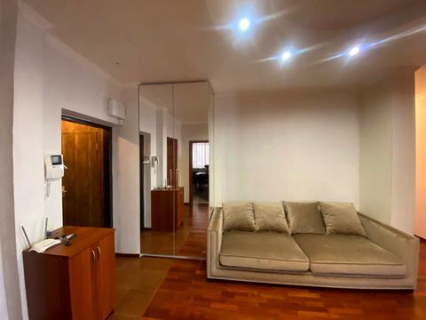 квартира за адресою Анни Ахматової вул., 13-Д