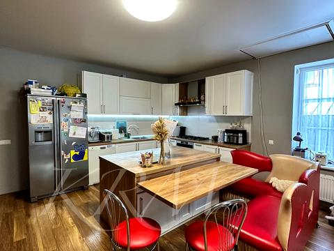 будинок за адресою смт. Брюховичі, Ряснянська вул.