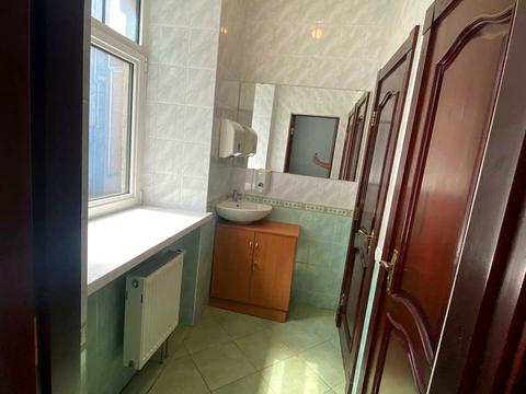 комерційна за адресою Ігорівська вул., 7