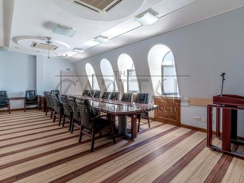 комерційна за адресою Саксаганського вул., 67