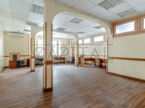 комерційна за адресою Саксаганського вул., 67