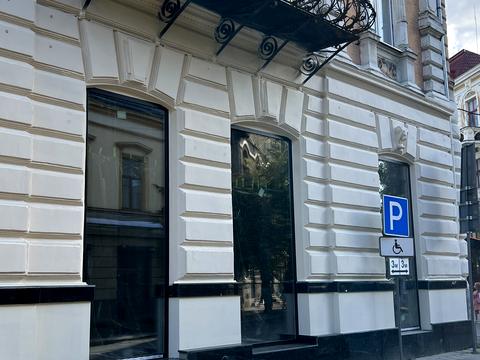коммерческая по адресу Михаила Грушевского ул., 5