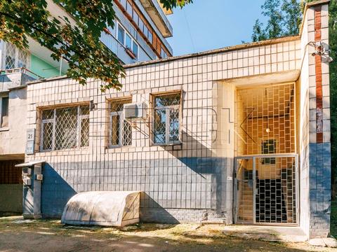 комерційна за адресою Копилівська вул., 21