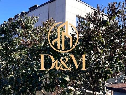 будинок за адресою Листопадна вул.