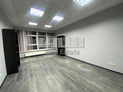 комерційна за адресою Кловський узвіз, 7a