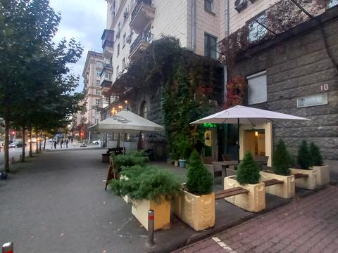 комерційна за адресою Прорізна вул., 10