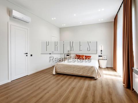 будинок за адресою Анни Ярославни вул.