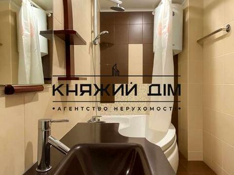 квартира за адресою Київ, Лариси Руденко вул., 21