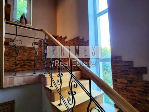 будинок за адресою Набережна вул.