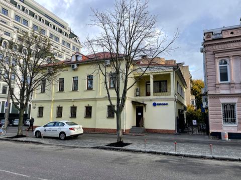 комерційна за адресою Спаська вул., 24/15