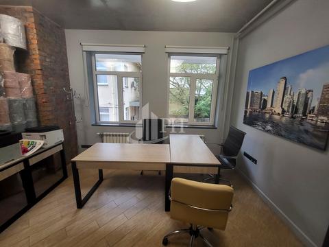 комерційна за адресою Гоголівська вул., 14