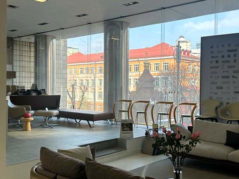 комерційна за адресою Жилянська вул., 59