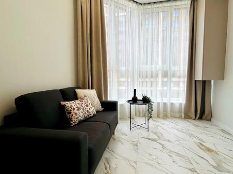 квартира за адресою Яблунева вул., (вул. Радісна, 4)