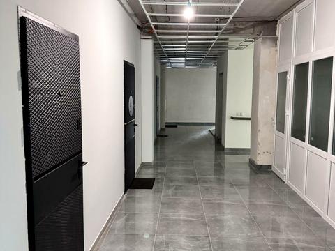 комерційна за адресою Подільська вул., 58