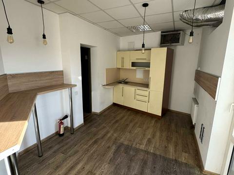 комерційна за адресою Володимирська вул., 38