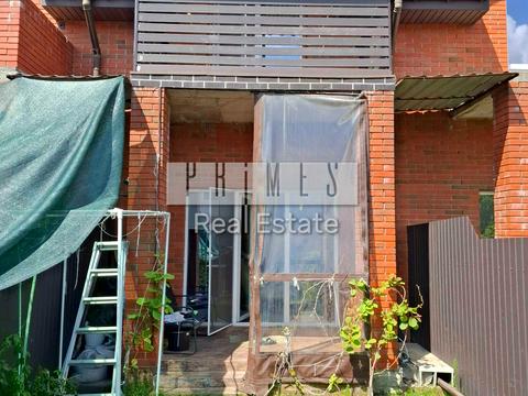 будинок за адресою с. Погреби, Солов'їна вул.