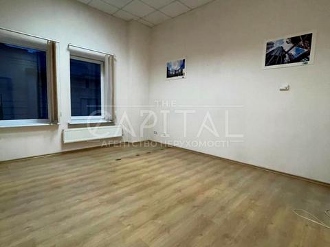 коммерческая по адресу Хорива пер., 37