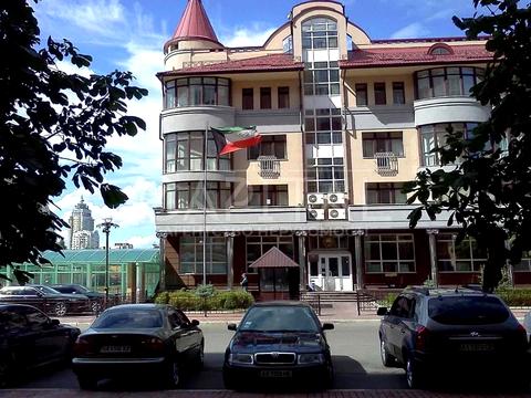 комерційна за адресою Оболонська набережна вул., 1