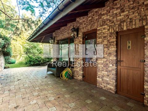 будинок за адресою Осіння