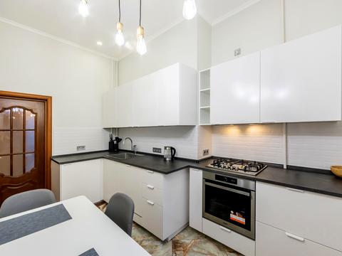 квартира за адресою Шота Руставелі вул., 33-Б