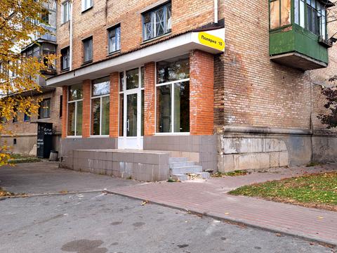 комерційна за адресою Варшавська вул. (Полярна), 10