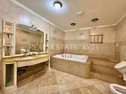 квартира за адресою Круглоуніверситетська вул., 3-5