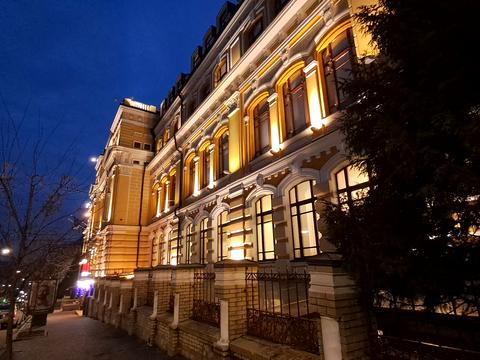 комерційна за адресою Бульварно-Кудрявська вул. (Воровського), 24