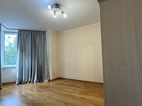 квартира по адресу Салютная ул., 1-Б