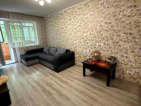 квартира за адресою Космонавтів просп., 43