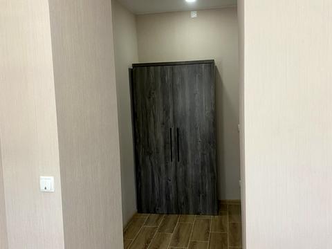 коммерческая по адресу Металлургів, 4