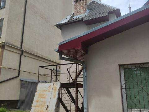 комерційна за адресою Євгена Коновальця вул., 7