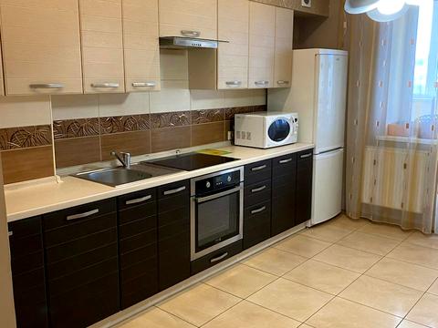 квартира за адресою Космічна вул., 3