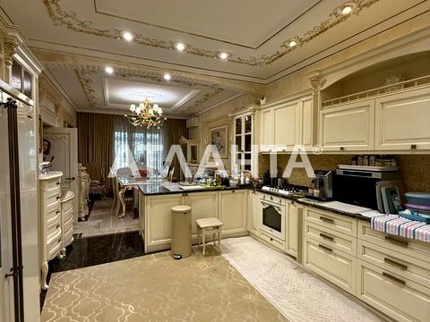 будинок за адресою Центральна вул., 1