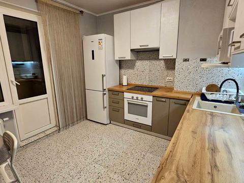 квартира за адресою Ревуцького вул., 54