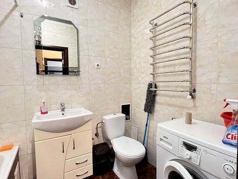 квартира за адресою Хотинська вул., 12