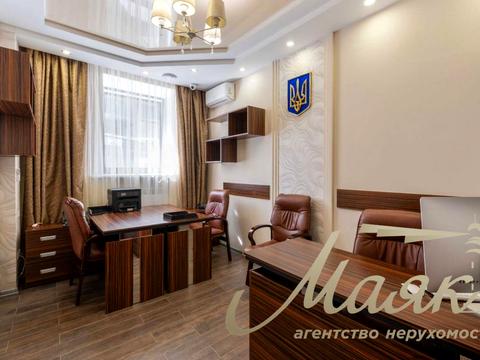 комерційна за адресою Саксаганського вул., 68/21