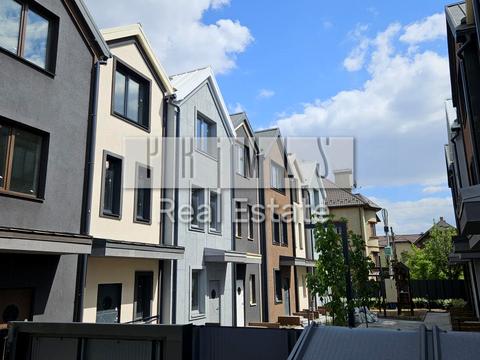 будинок за адресою Садова