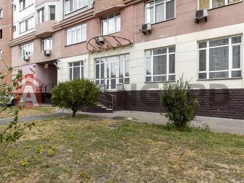 комерційна за адресою Миколи Амосова вул., 4