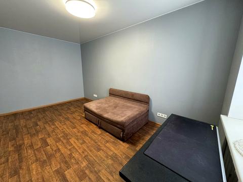 квартира по адресу Строителей ул., 33