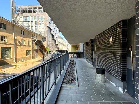 комерційна за адресою Героїв УПА вул., 73