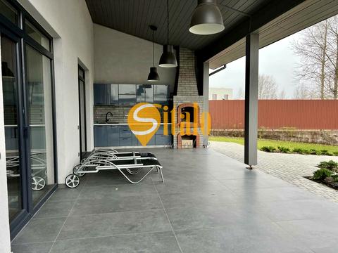 будинок за адресою с. Вишеньки, Центральная