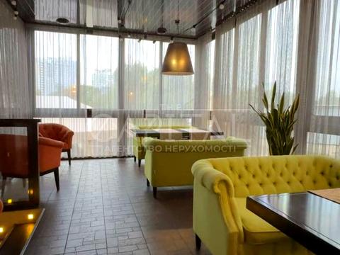 комерційна за адресою Срібнокільська вул., 12