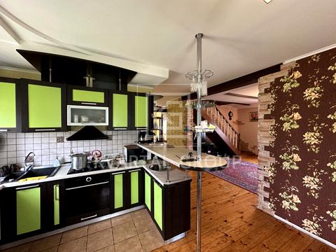 дом по адресу Жовтнева, 1