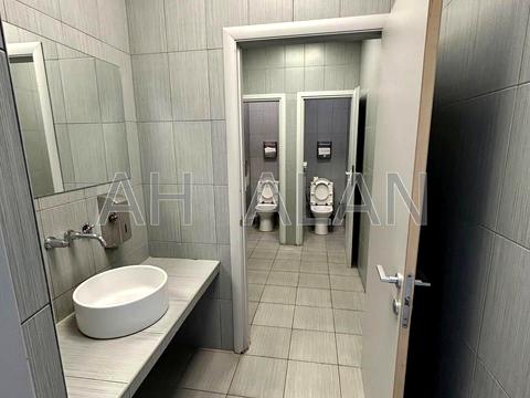 комерційна за адресою Автозаводська вул., 54